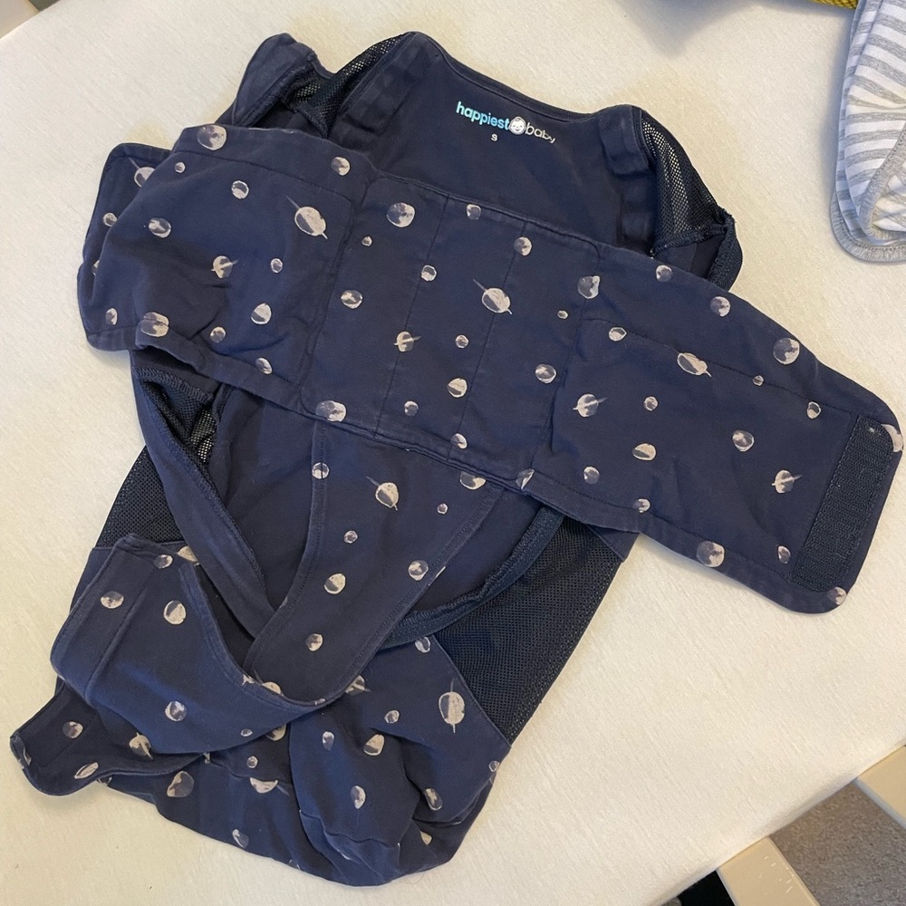 Snoo sleep sack size small, midnight planets pattern